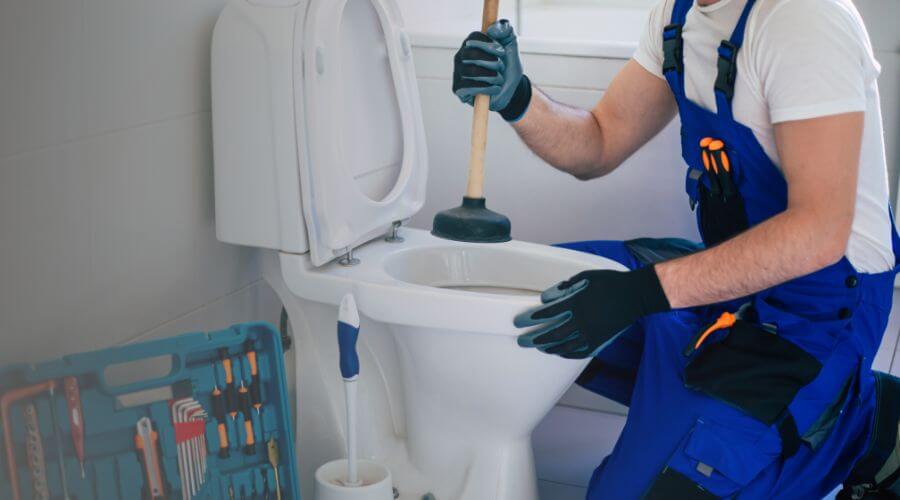 Expert burst pipe repair services in Fountaintown, IN